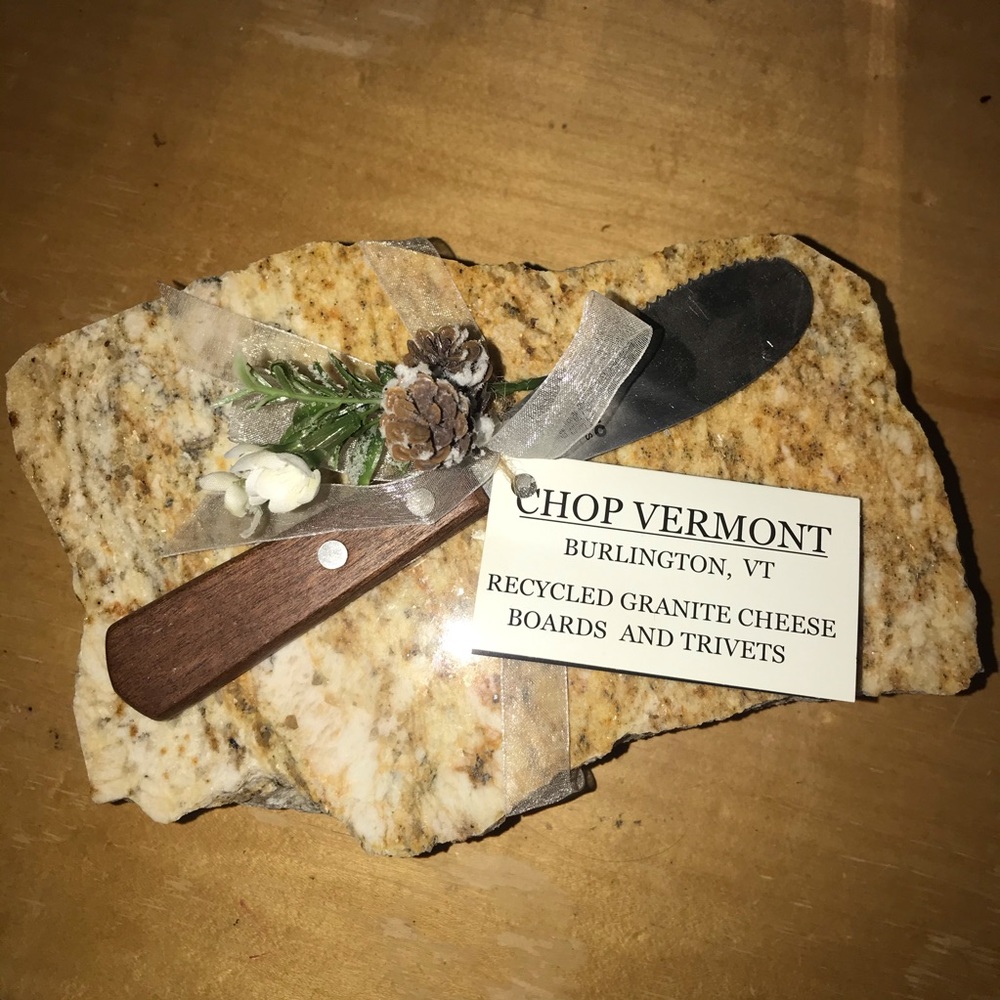 Cutting board and knife